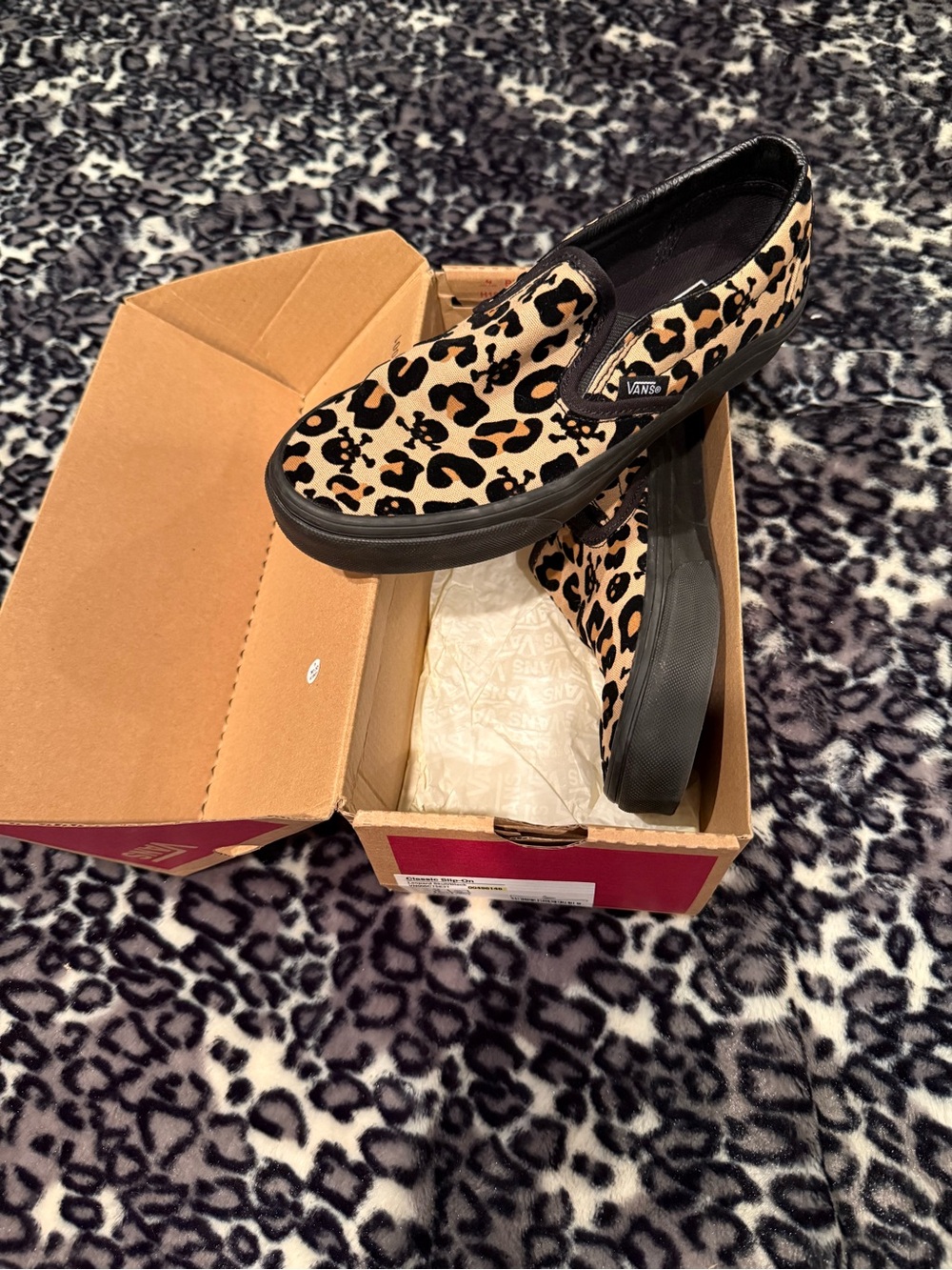 Vans Journeys Exclusive - Velvet Leopard print and skulls